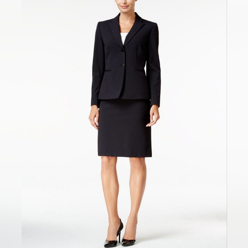 Tahari - Women's 2 Pc Lined Arthur S. Levine Pinstripe Blazer & Skirt Set, Sz 8
